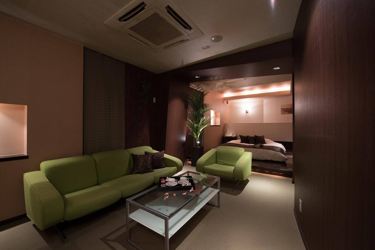 Sulata Obihiro (Adults Only) Hotel Bagian luar foto