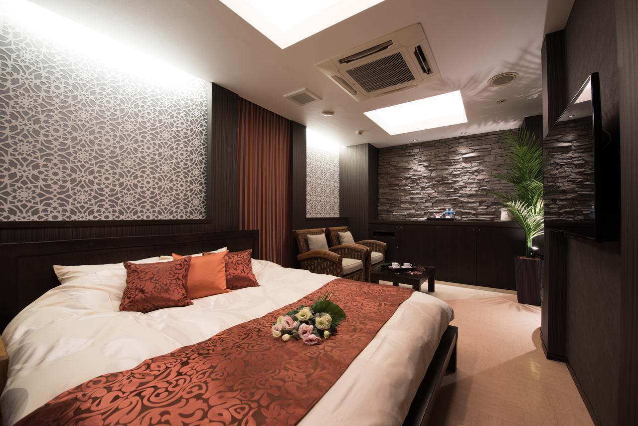 Sulata Obihiro (Adults Only) Hotel Bagian luar foto